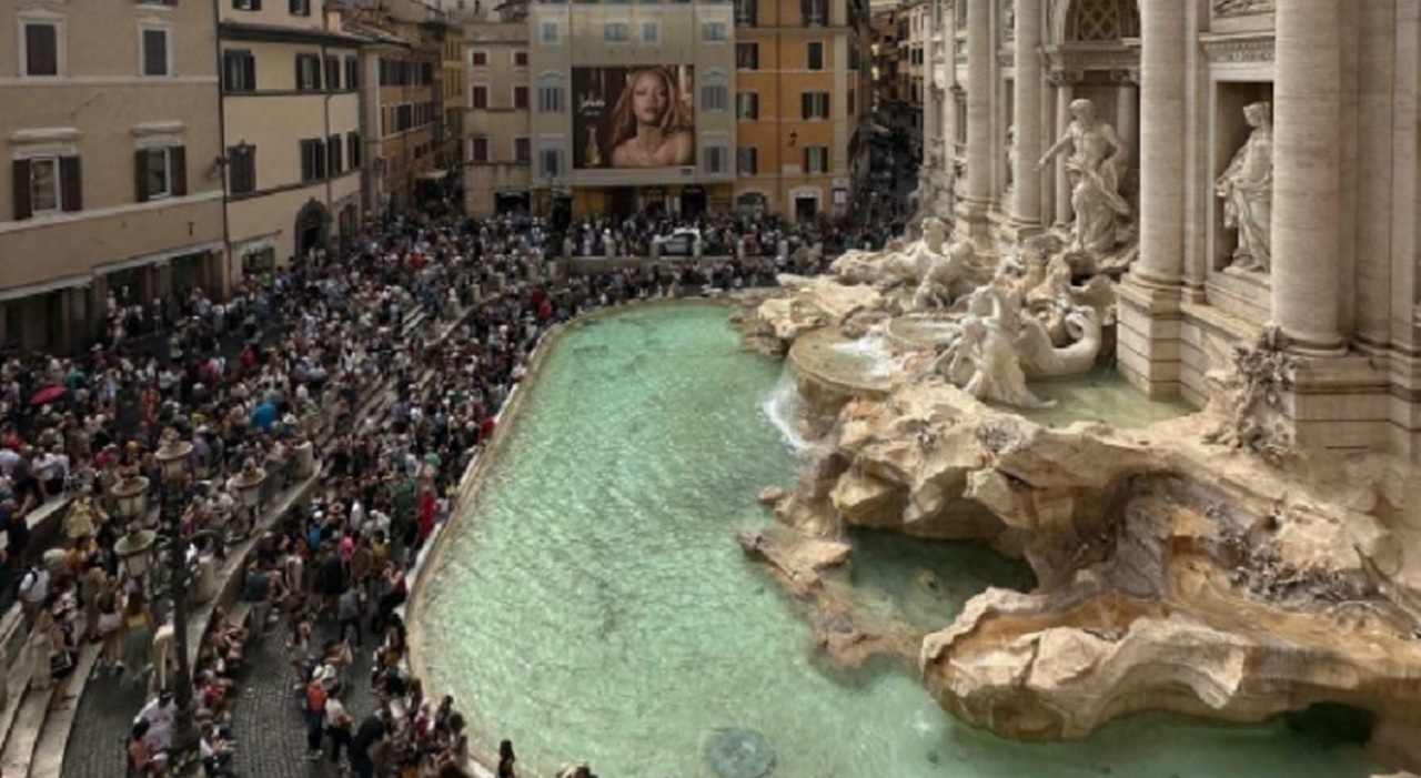 https://statics.cedscdn.it/photos/MED_HIGH/2025/09/01/9042153_01102142_fontana_di_trevi.jpg