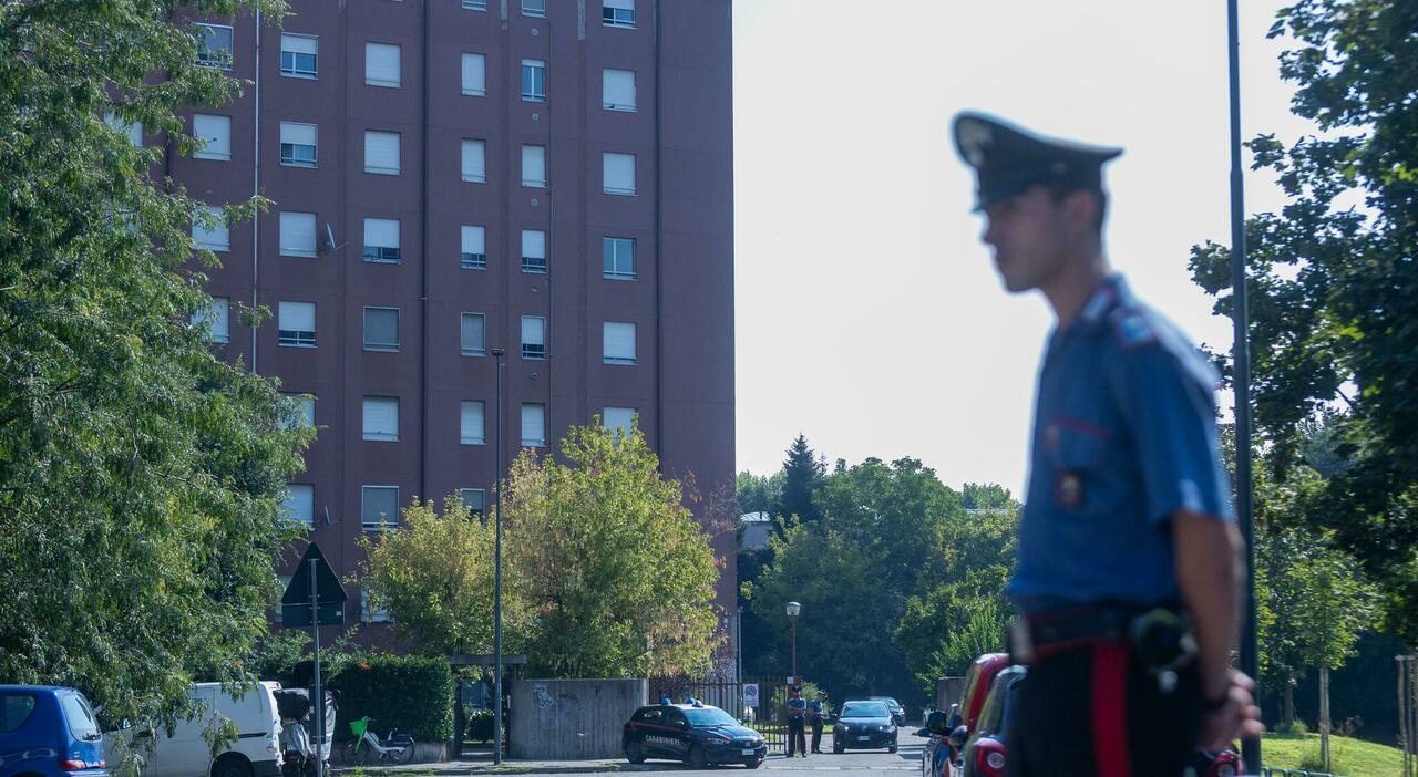 violentata a 18 anni vicino milano mentre aspetta il treno caccia a un nordafricano la giovane 232 sotto choc