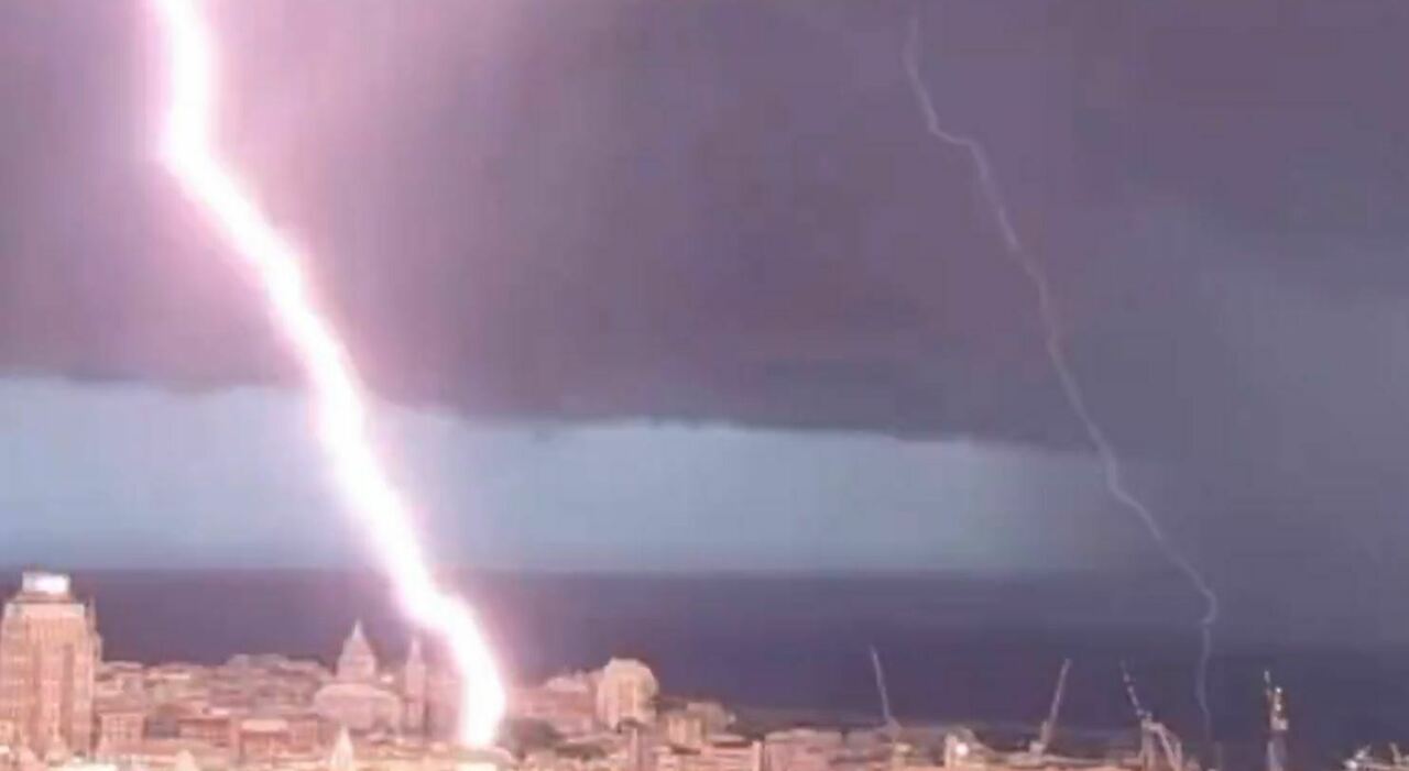 https://statics.cedscdn.it/photos/MED_HIGH/2025/09/01/9042813_01212319_genova.jpg