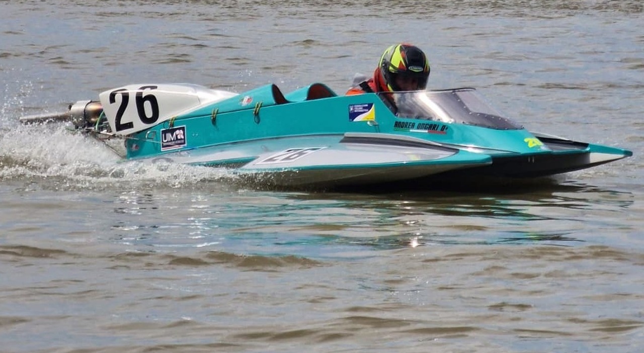 Un bolide del campionato prima della gara