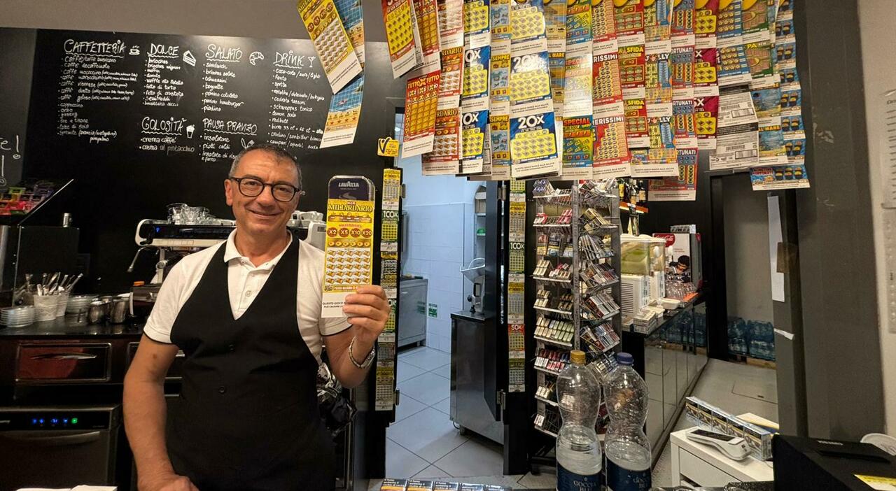 senigallia colpo grosso al bar sogno compra un grattino da 20 euro e vince cinque milioni caccia al vincitore