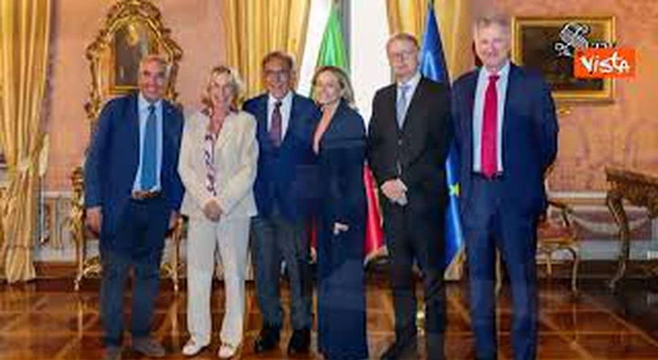 https://statics.cedscdn.it/photos/MED_HIGH/2025/09/02/9044578_poster.jpg