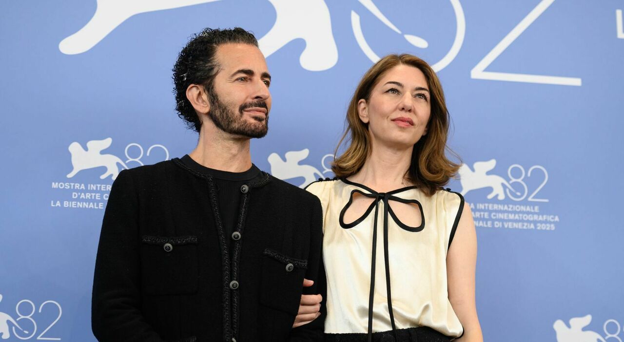 Sofia Coppola e il documentario sullo stilista Marc Jacobs: «Condividiamo lo stesso linguaggio» Sofia Coppola e il documentario sullo stilista Marc Jacobs: «Condividiamo lo stesso linguaggio»