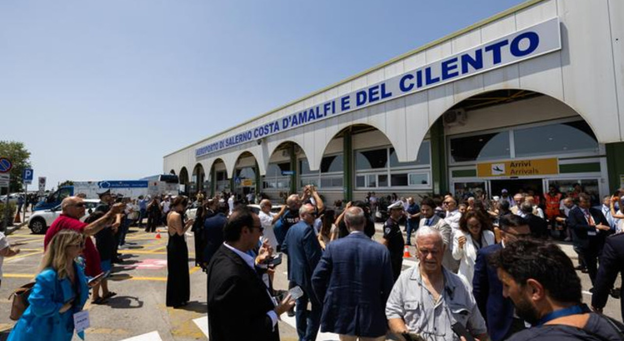 Aeroporti, a Salerno è boom di voli privati: Napoli, rotta sulla Cina Aeroporti, a Salerno è boom di voli privati: Napoli, rotta sulla Cina