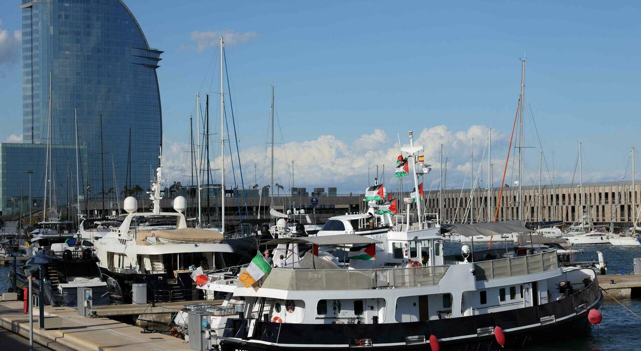 flotilla a bordo 4 parlamentari italiani schlein scrive a meloni garantire la sicurezza e scoppia il caso sigonella