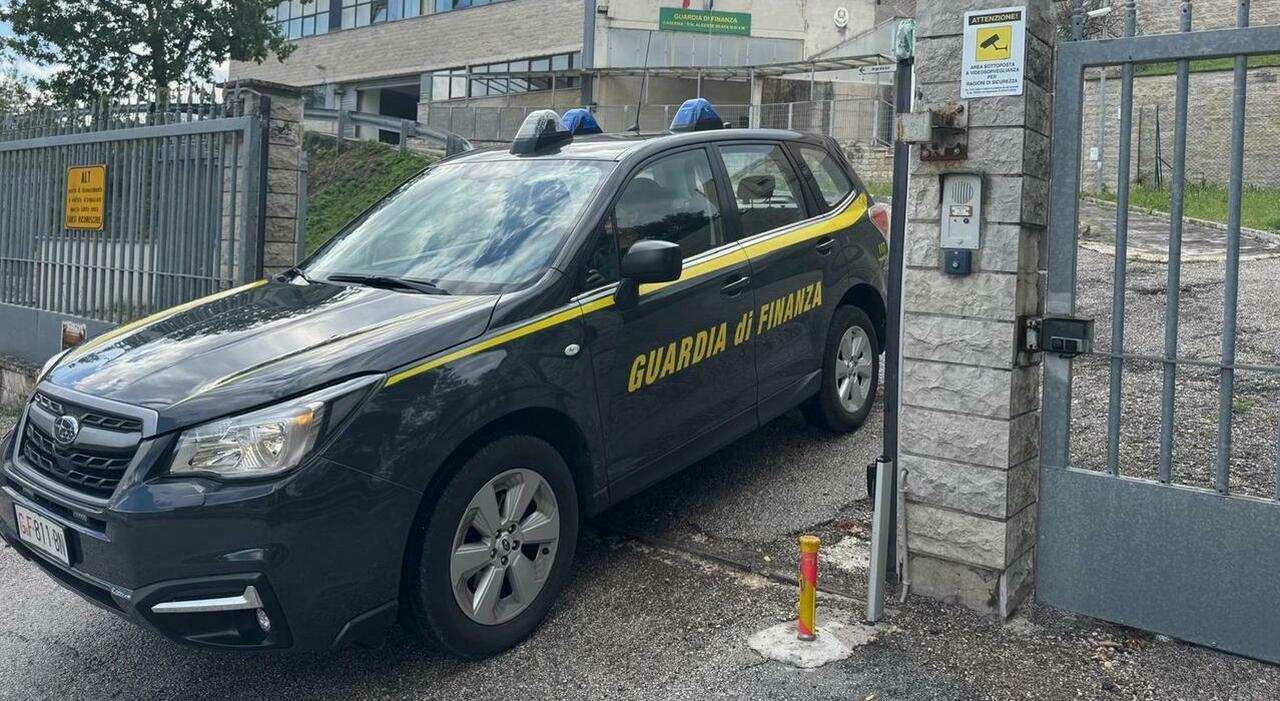 Camerino, non accetta il pagamento di un giocattolo con il Pos, il cliente chiama la Finanza: negoziante multato. Ecco quanto