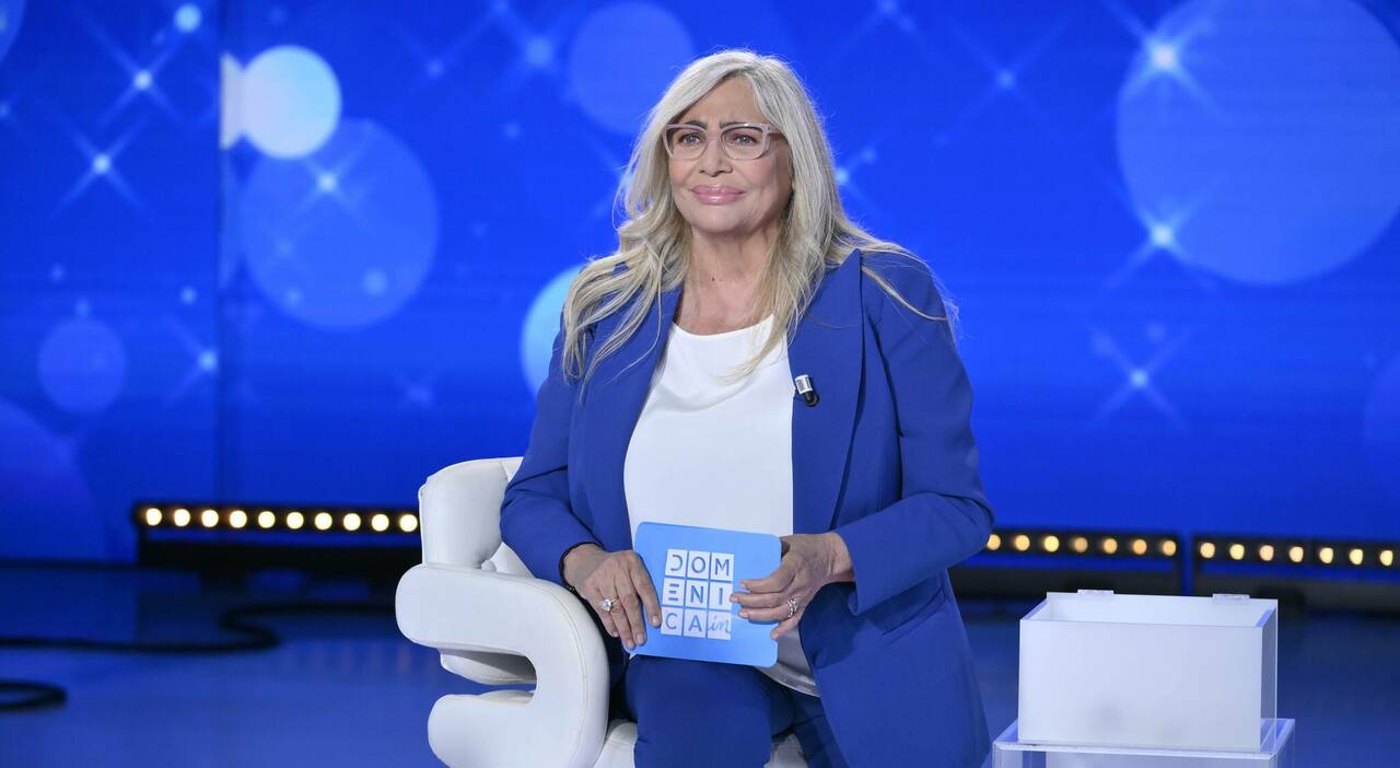 https://statics.cedscdn.it/photos/MED_HIGH/2025/09/04/9048221_04082849_mara_venier_domenica_in.jpg