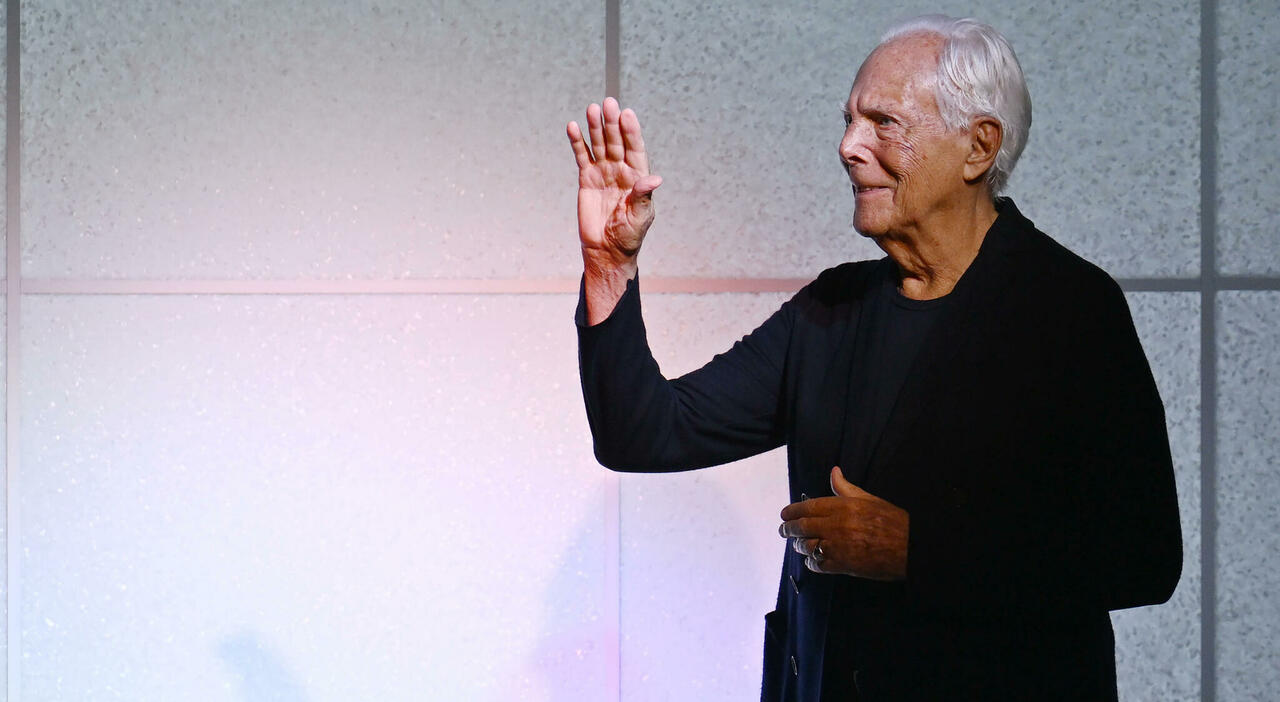 https://statics.cedscdn.it/photos/MED_HIGH/2025/09/04/9048597_04153838_giorgio_armani_stilista_come_e_diventato_grande_capi_di_successo_ultima_ora_oggi_4_9_2025.jpg