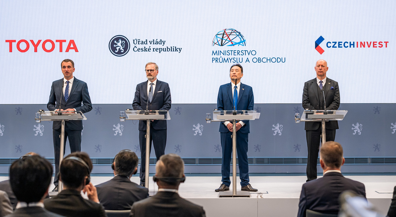 La cerimonia che ha visto la presenza di Petr Fiala, primo ministro ceco, Luk&aacute;&scaron; Vlček, ministro dell'Industria e del Commercio, e di Yoshihiro Nakata, presidente di Toyota Motor Europe (TME)