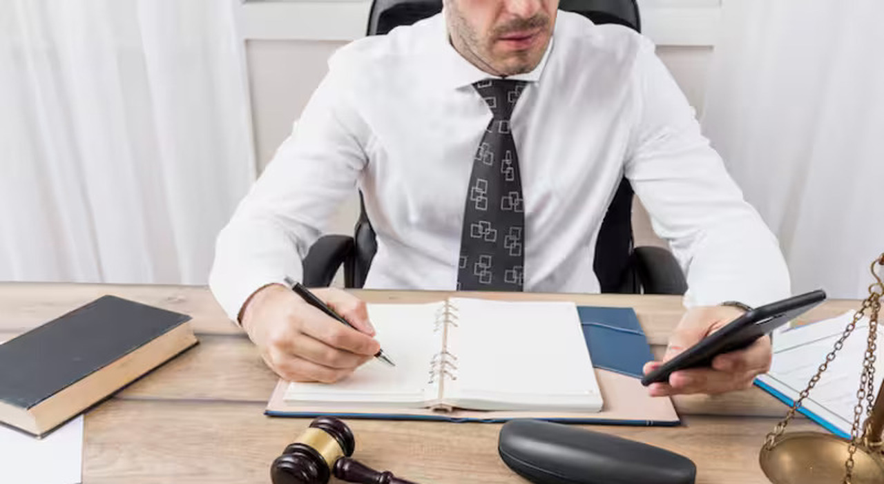 Avvocati, dal ritorno del giuramento davanti al giudice all Avvocati, dal ritorno del giuramento davanti al giudice all