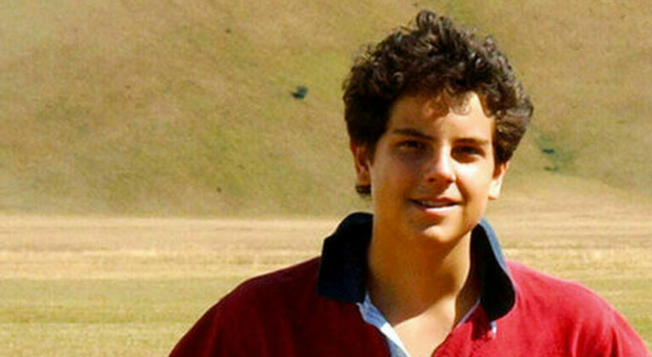 https://statics.cedscdn.it/photos/MED_HIGH/2025/09/05/9050335_05110430_carlo_acutis_canonizzazione_mamma_intervista_oggi_5_9_2025.jpg