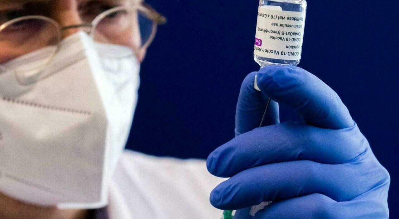 Covid, casi in aumento a fine estate: «Tornano i vecchi sintomi, anche la perdita di gusto e olfatto». Cosa dicono i virologi Covid, casi in aumento a fine estate: «Tornano i vecchi sintomi, anche la perdita di gusto e olfatto». Cosa dicono i virologi