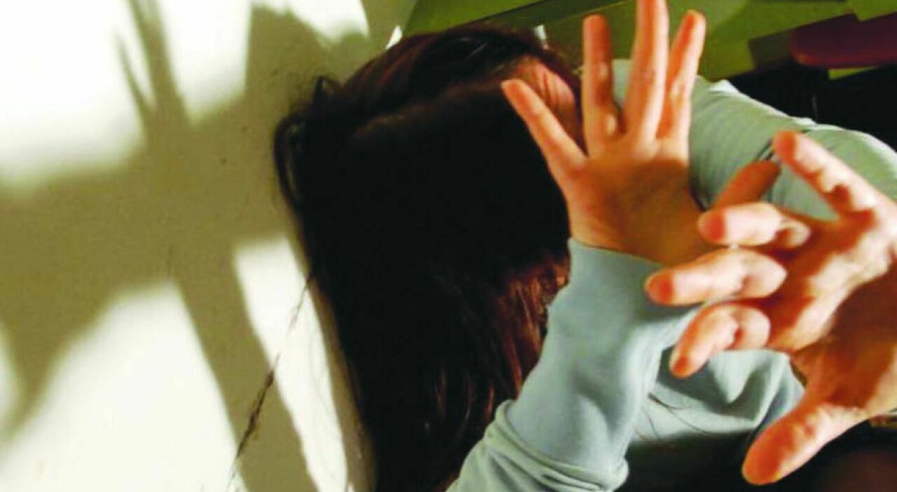 Turiste ungheresi violentate in vacanza, arrestati tre giovani: «Vi diamo un passaggio», poi l Turiste ungheresi violentate in vacanza, arrestati tre giovani: «Vi diamo un passaggio», poi l