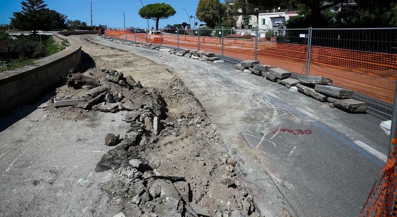 Posillipo, partiti i lavori a via Boccaccio: «Il restyling finirà per l?America?s Cup»