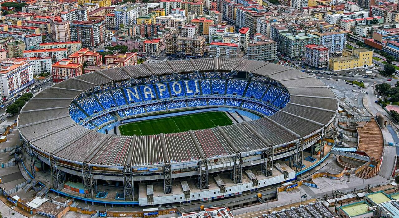 Stadio Maradona, De Luca sfida Manfredi: «Euro 2032 a Salerno»