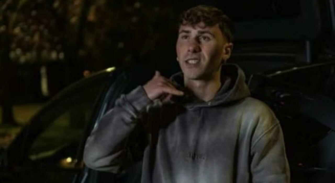 Matteo Barone, così è morto il 25enne investito a Milano: «Impatto violentissimo, volo di 37 metri». Il poliziotto sotto choc Matteo Barone, così è morto il 25enne investito a Milano: «Impatto violentissimo, volo di 37 metri». Il poliziotto sotto choc
