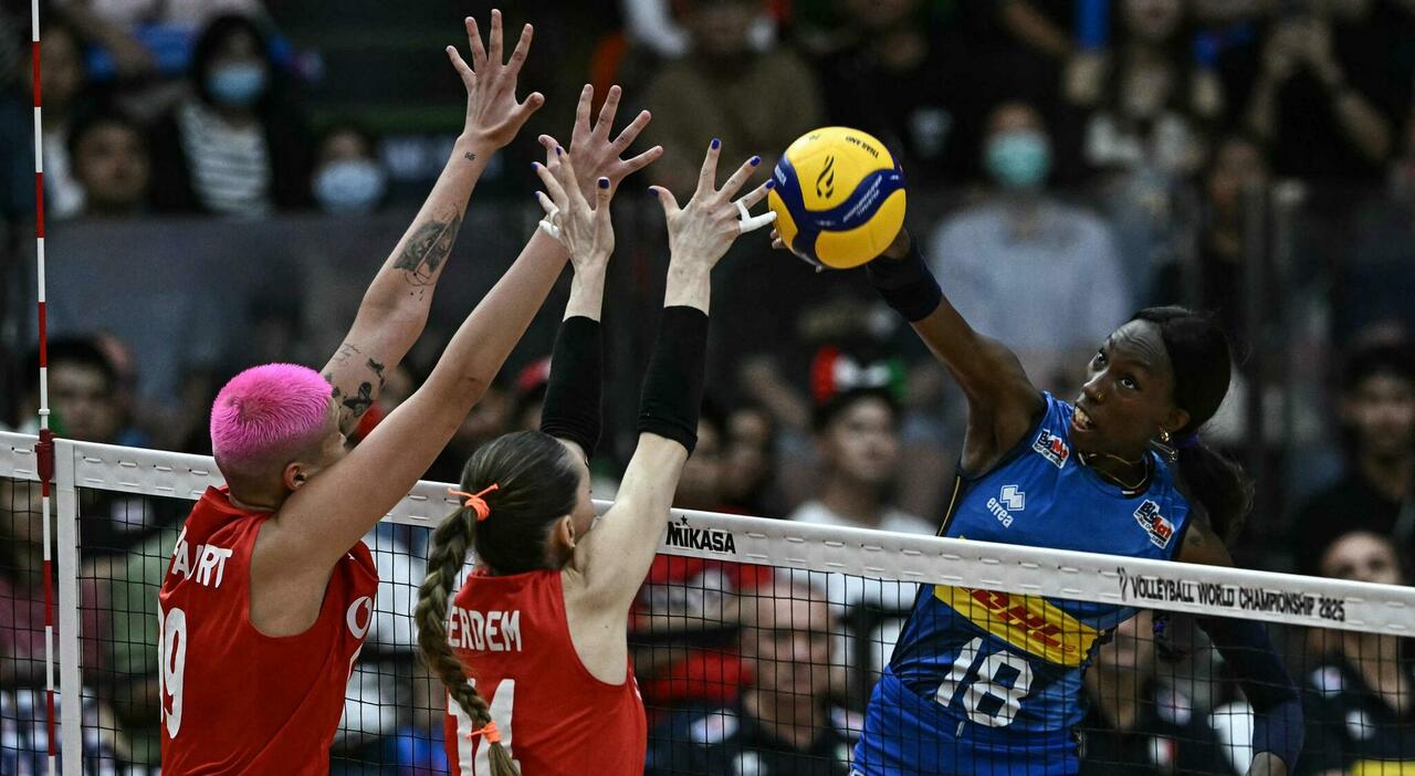 Italia Turchia live 24 24 (1 1), finale mondiali volley: Vargas show annulla due set point alle azzurre. Dove vederla (anche in chiaro) in tv e streaming Italia Turchia live 24 24 (1 1), finale mondiali volley: Vargas show annulla due set point alle azzurre. Dove vederla (anche in chiaro) in tv e streaming