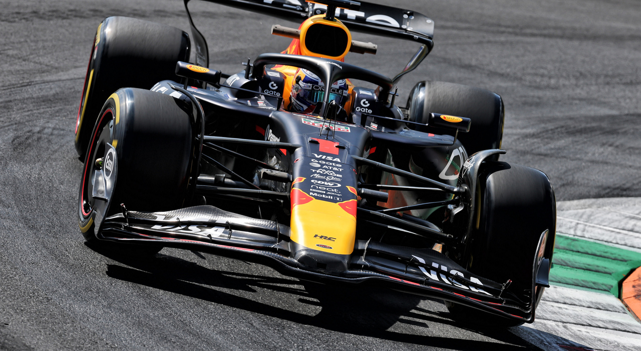 GP Monza, la diretta: Verstappen allunga sulle McLaren di Norris e Piastri, Leclerc è quarto e si difende da Russell