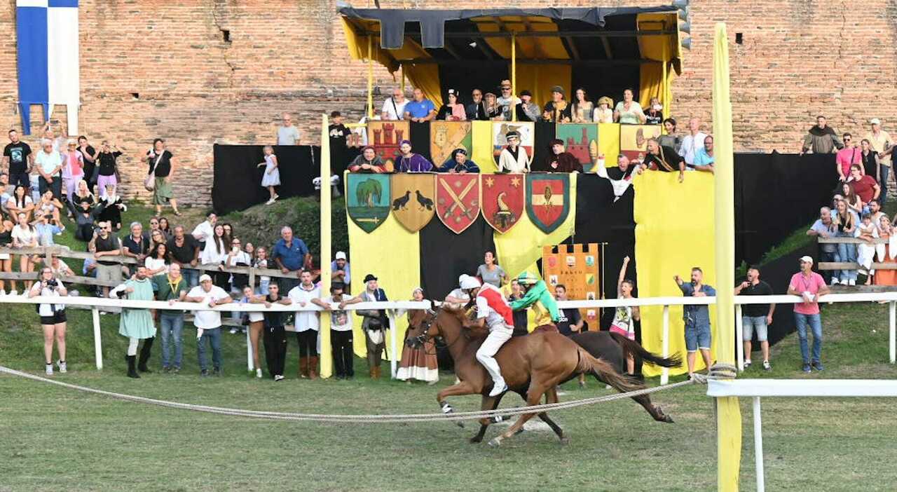 https://statics.cedscdn.it/photos/MED_HIGH/2025/09/07/9054344_07204159_palio_10_comuni_montagnana_vittoria_castelbaldo_padova.jpg