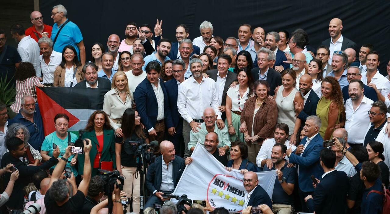 Regionali in Campania, Conte lancia Fico: «La parola d?ordine è partecipazione» Regionali in Campania, Conte lancia Fico: «La parola d?ordine è partecipazione»
