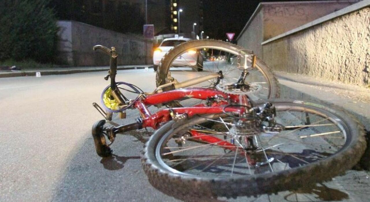 Pirata travolge e uccide un ragazzino di 13 anni in bicicletta: caccia all Pirata travolge e uccide un ragazzino di 13 anni in bicicletta: caccia all