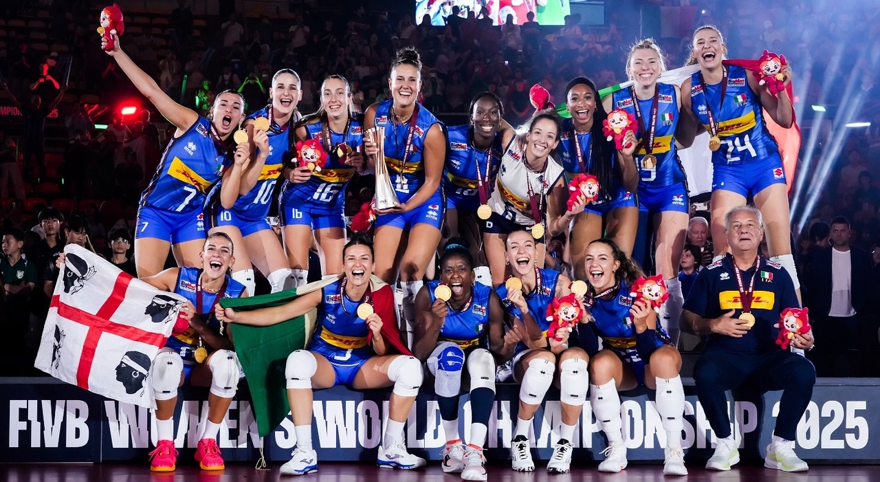 https://statics.cedscdn.it/photos/MED_HIGH/2025/09/08/9055959_08193304_italvolley_campione_mondo_myriam_sylla_malpensa.jpg