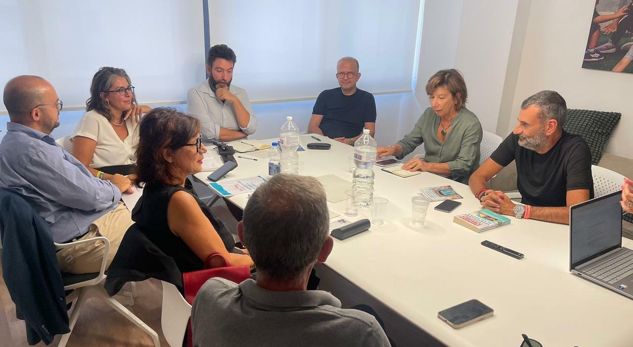 Sanità, rifiuti e ambiente. Decaro incontra la coalizione: «Programma in 30 giorni» Sanità, rifiuti e ambiente. Decaro incontra la coalizione: «Programma in 30 giorni»