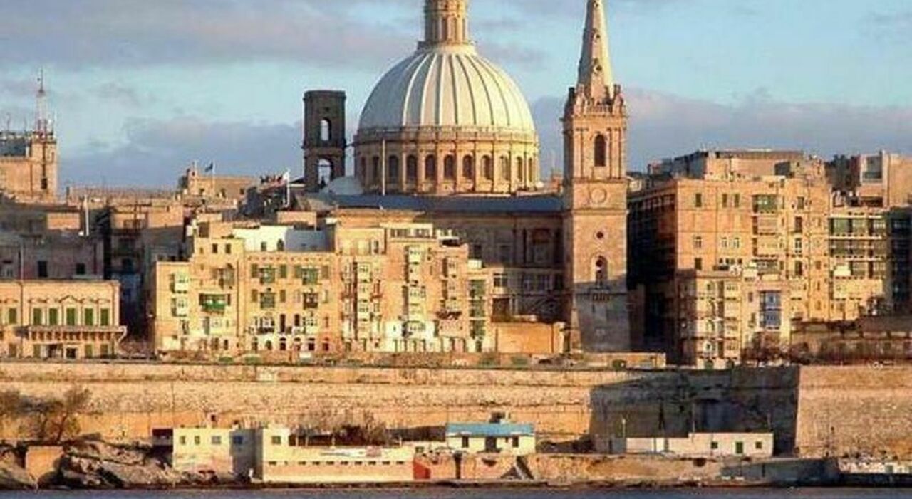 violenza di gruppo su una turista a malta indagati cinque giovani pugliesi c 232 anche un minore