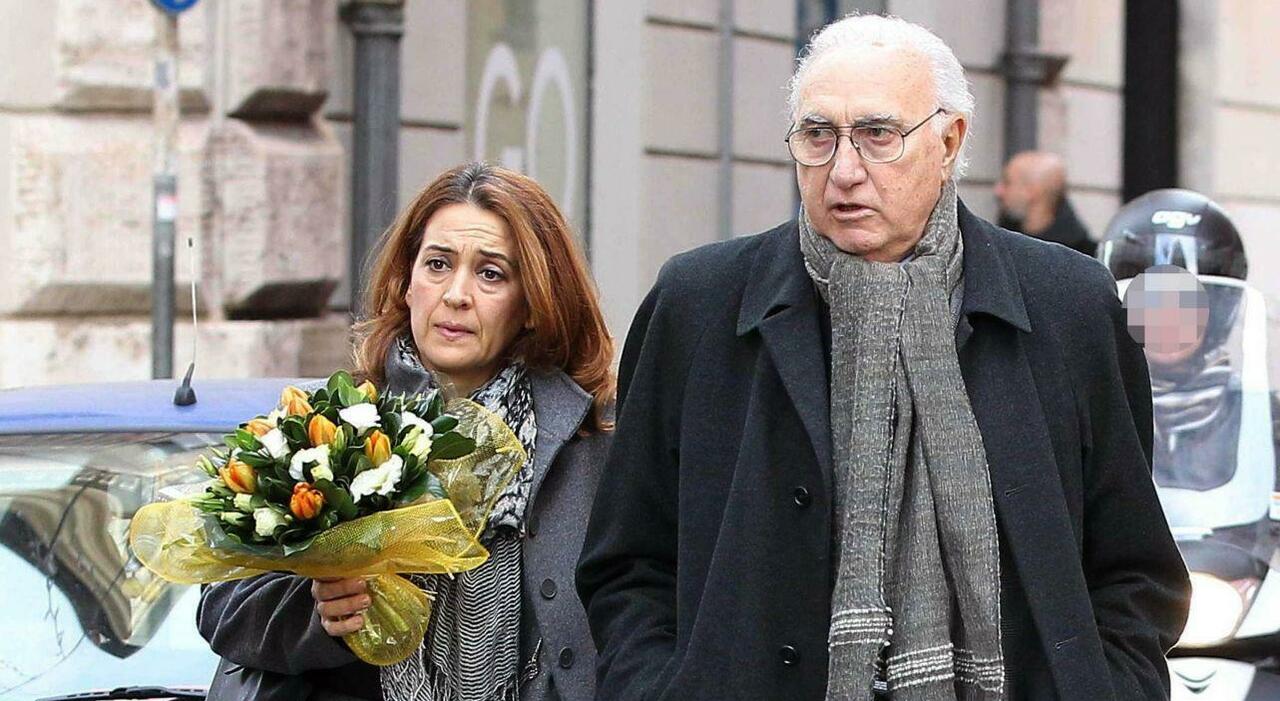 Dina Minna, chi è la storica segretaria di Pippo Baudo che riceverà la stessa eredità dei figli: «Katia Ricciarelli era gelosissima di lei» Dina Minna, chi è la storica segretaria di Pippo Baudo che riceverà la stessa eredità dei figli: «Katia Ricciarelli era gelosissima di lei»
