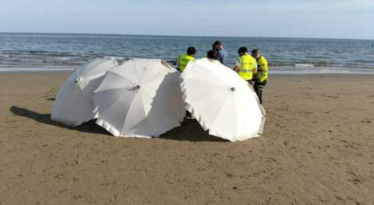 https://statics.cedscdn.it/photos/MED_HIGH/2025/09/11/9061636_11093128_papa_tuffa_mare_figlio_muore_cortellazzo_di_jesolo_oggi_11_9_2025.jpg