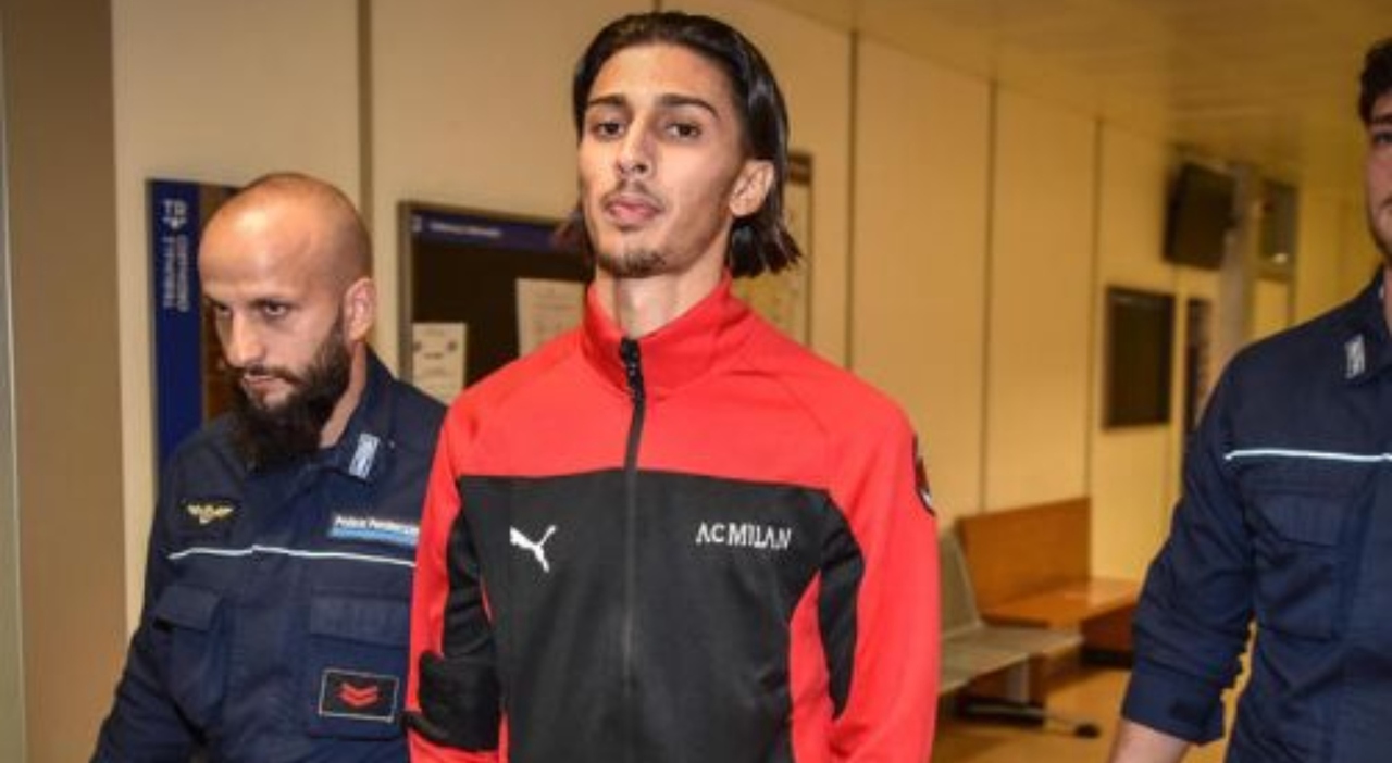 https://statics.cedscdn.it/photos/MED_HIGH/2025/09/11/9061716_11105340_baby_gang_arrestato_pistola_lecco_oggi_11_9_2025.jpg