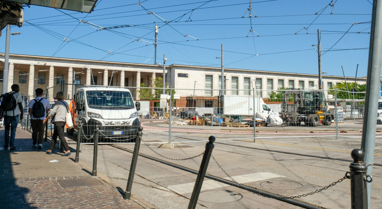 https://statics.cedscdn.it/photos/MED_HIGH/2025/09/12/9063738_12101840_donna_violentata_stazione_padova_oggi_12_9_2025.jpg