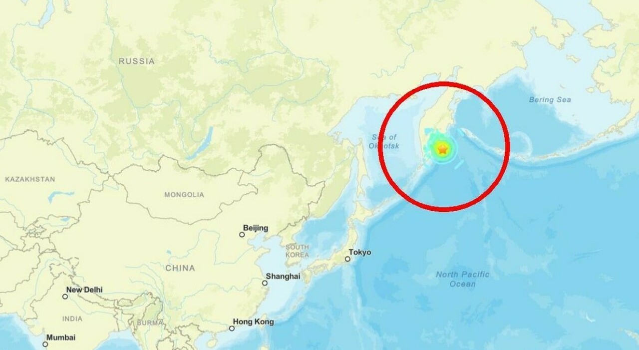 Terremoto in Kamchatka, scossa di magnitudo 7.4 al largo della costa della Russia: allerta tsunami Terremoto in Kamchatka, scossa di magnitudo 7.4 al largo della costa della Russia: allerta tsunami