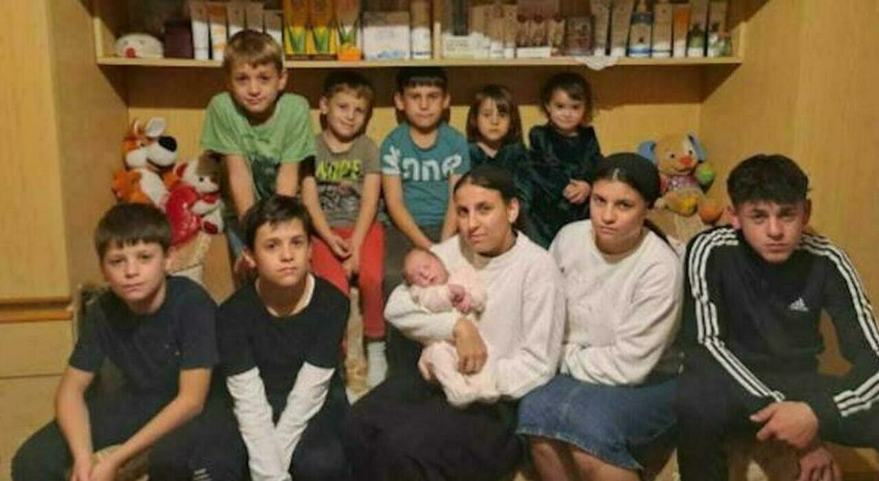 https://statics.cedscdn.it/photos/MED_HIGH/2025/09/13/9065800_13142431_mamma_12_figli.jpg