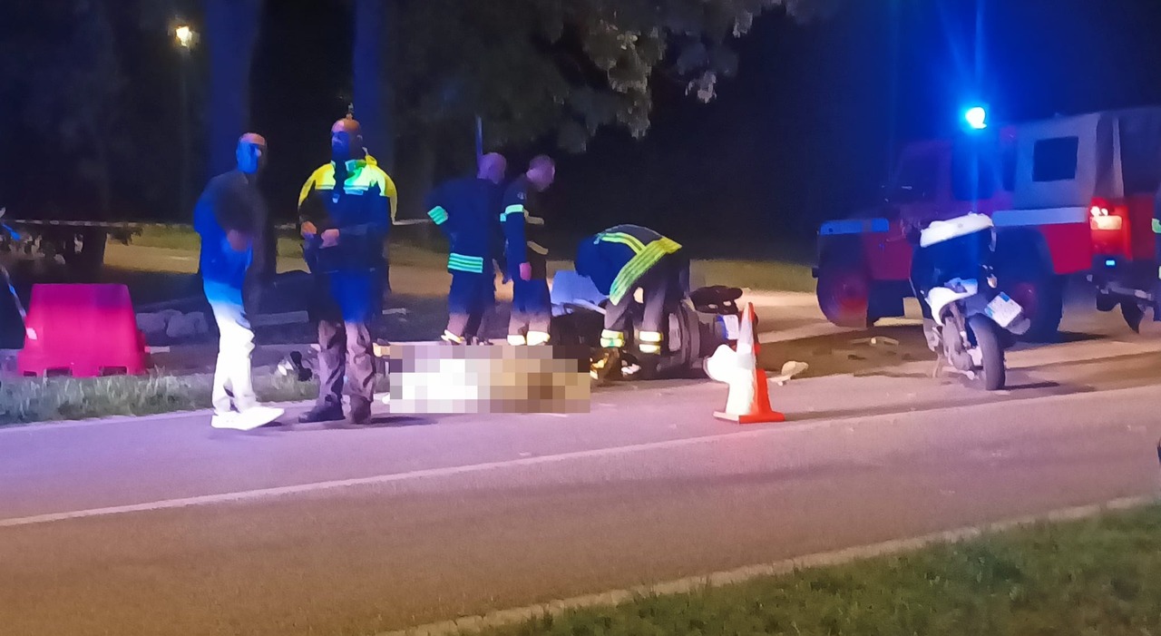 Incidente tra due scooter a Malamocco, Silvio Capuzzo muore sul colpo: il 74enne perse il figlio nello stesso modo 25 anni fa