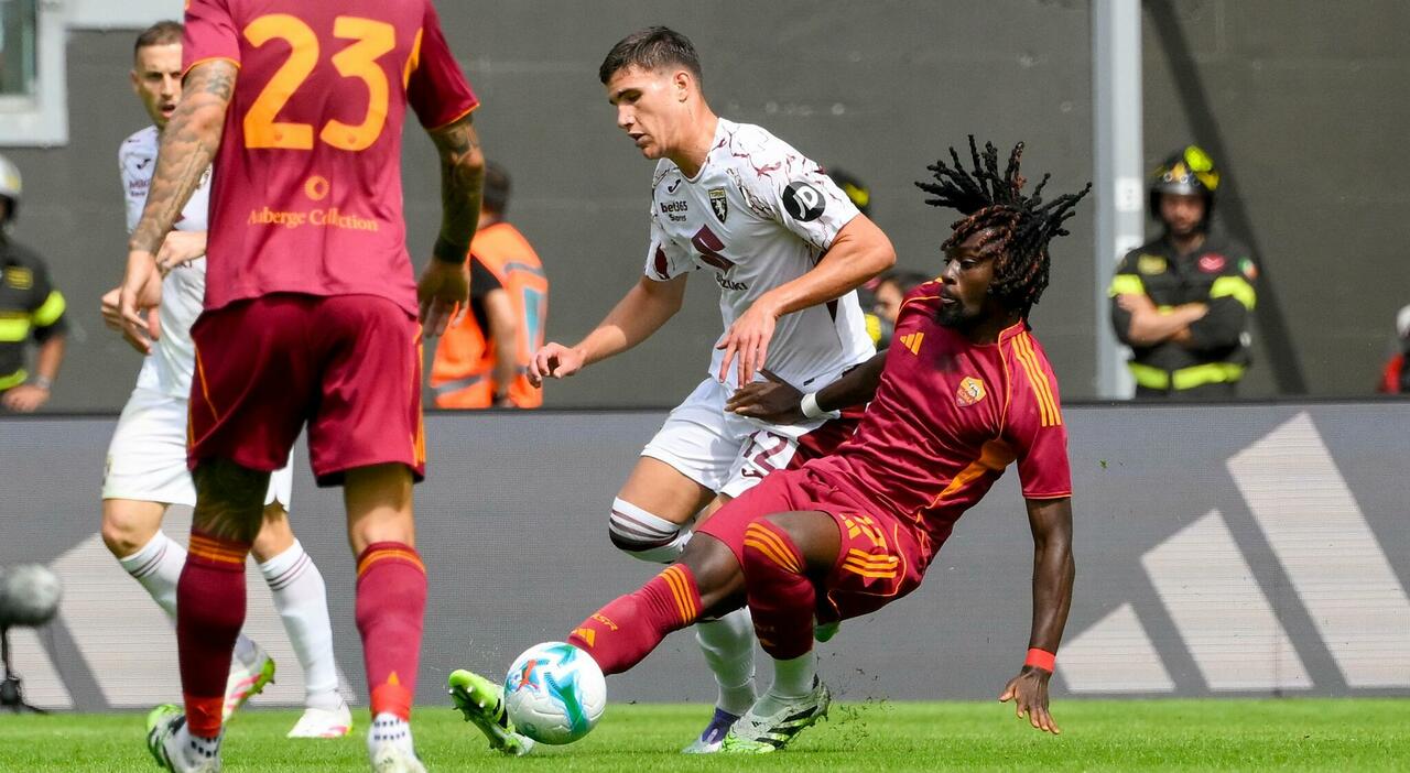 Roma Torino 0 1, le pagelle: Koné impreciso (5), Angelino spento (5), Baldanzi non tira mai (4,5) Roma Torino 0 1, le pagelle: Koné impreciso (5), Angelino spento (5), Baldanzi non tira mai (4,5)