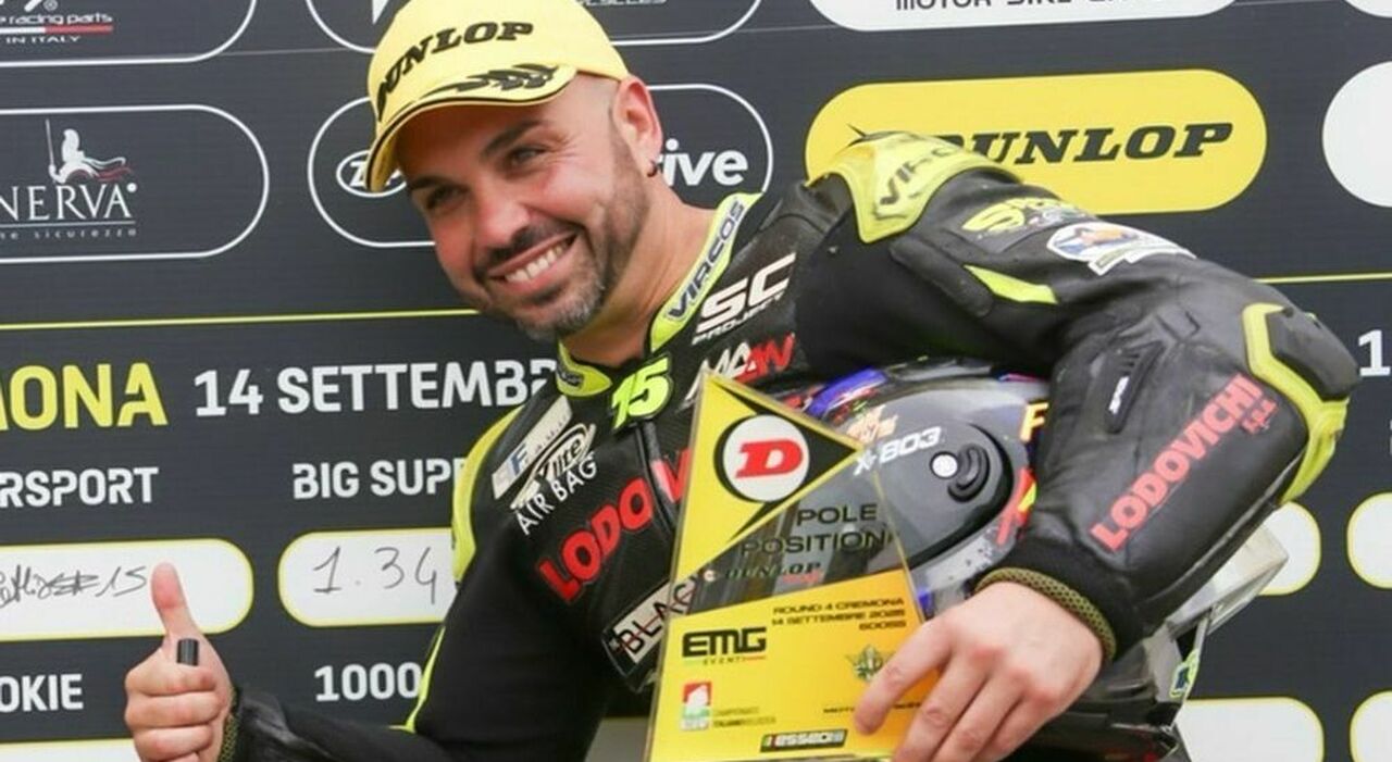 Dramma al Cremona Circuit: il pilota Gabriele Cottini muore in gara, terribile schianto in moto. Il dolore sui social: «Vivrai sempre in noi» Dramma al Cremona Circuit: il pilota Gabriele Cottini muore in gara, terribile schianto in moto. Il dolore sui social: «Vivrai sempre in noi»