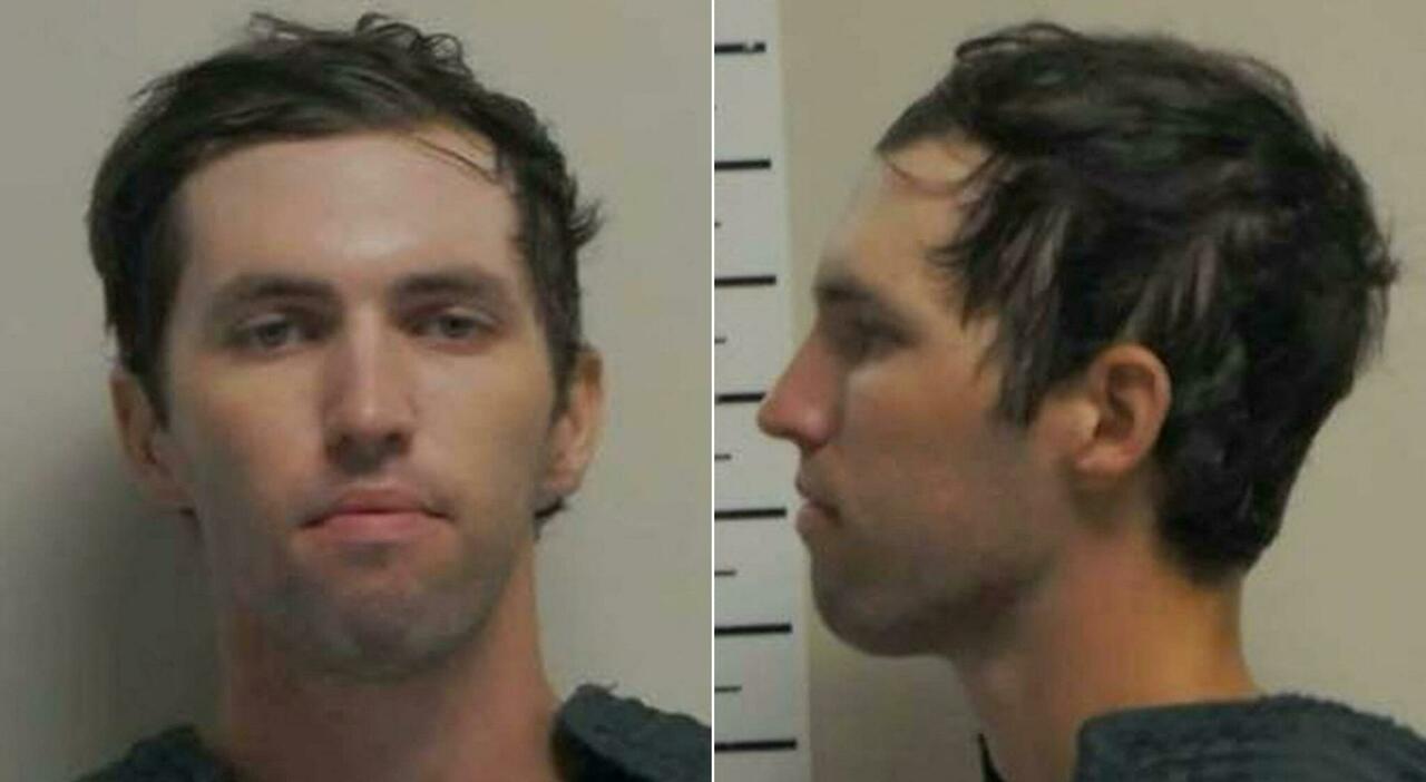 https://statics.cedscdn.it/photos/MED_HIGH/2025/09/15/9068736_15073050_tyler_robinson_killer_charlie_kirk_vestiti_video_fidanzata_trans_oggi_15_9_2025.jpg