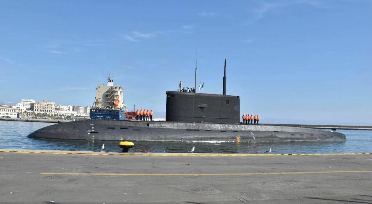sottomarino russo ad algeri l allerta a luglio in sicilia e i timori nato pu242 trasportare missili con gittata di 2500 km