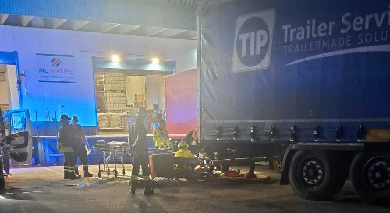 operaio schiacciato da un muletto l incidente sul lavoro nell azienda vallin autotrasporti 232 in fin di vita