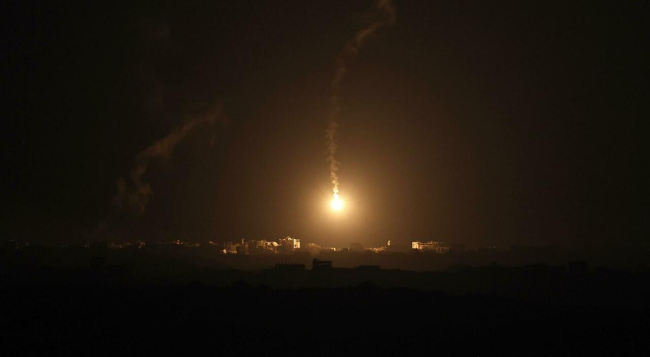 Invasione Gaza, cosa è successo: tank in città, bombardamenti, la strategia della "palude" di Hamas, ostaggi portati in superficie