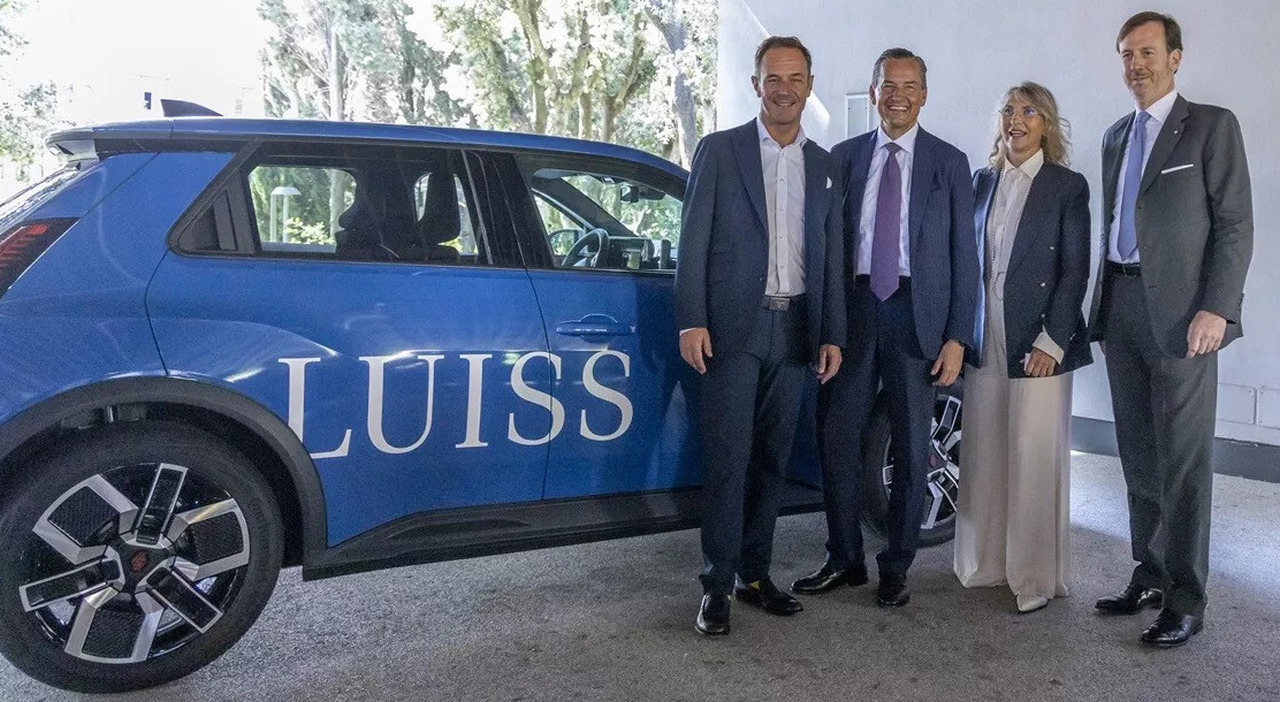 Da sinistra Sébastien Guigues, CEO Renault Italia, Enrico Resmini, AD di a.Quantum, Rita Carisano, Direttore Generale della Luiss e Fabrizio Palermo, Amministratore Delegato di Acea ed
