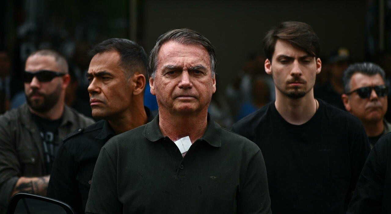 https://statics.cedscdn.it/photos/MED_HIGH/2025/09/17/9072901_17072823_bolsonaro_ospedale_urgenza_singhiozzo_malore_come_sta_oggi_17_9_2025.jpg