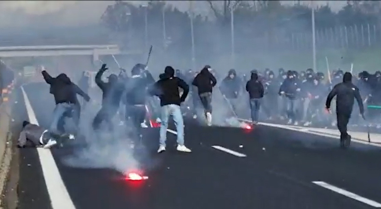 https://statics.cedscdn.it/photos/MED_HIGH/2025/09/17/9073349_17144311_atalanta_psg_scontri_ultra_arresti.jpg