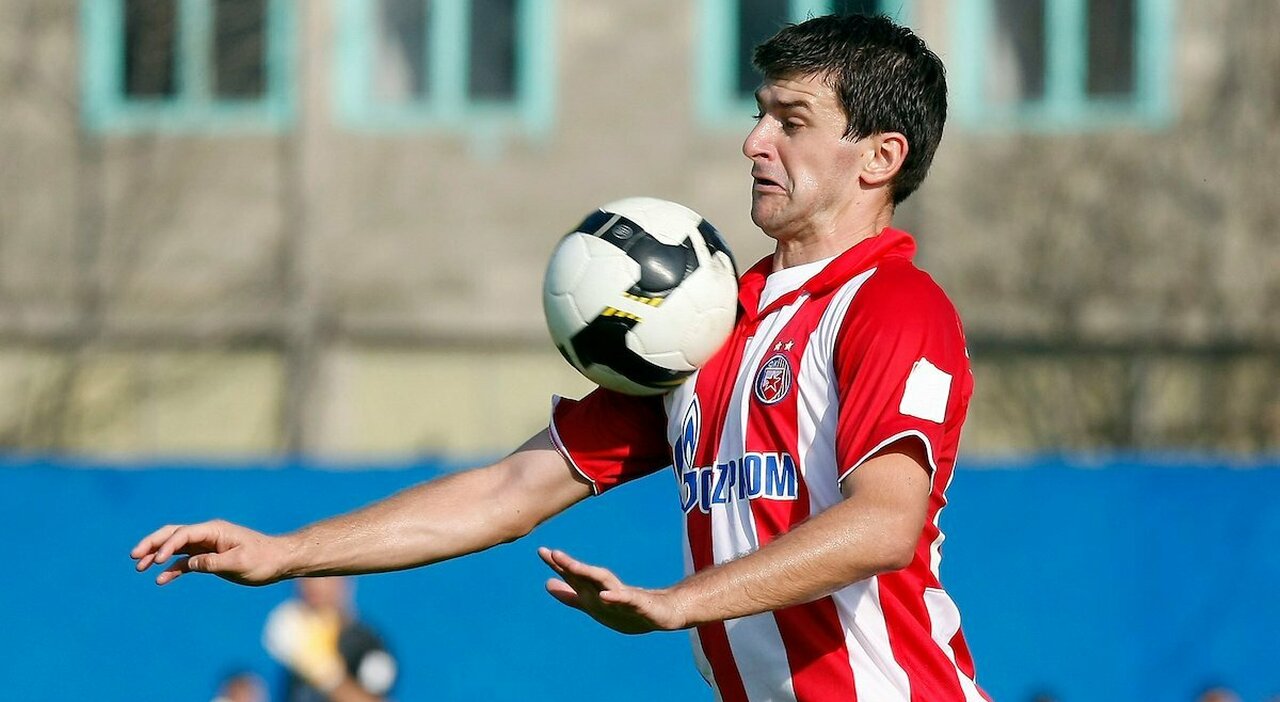 https://statics.cedscdn.it/photos/MED_HIGH/2025/09/17/9073378_17150102_dejan_milovanovic_morto_infarto_campo.jpg