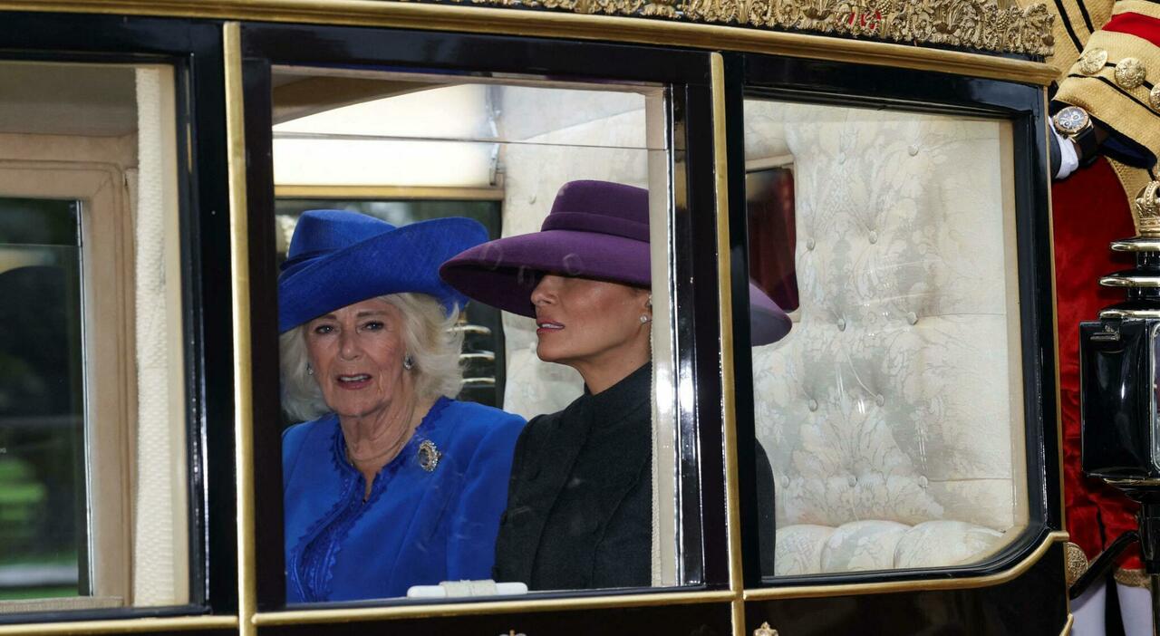 https://statics.cedscdn.it/photos/MED_HIGH/2025/09/17/9073556_17175521_melania_look_regina_londra_pagelle.jpg