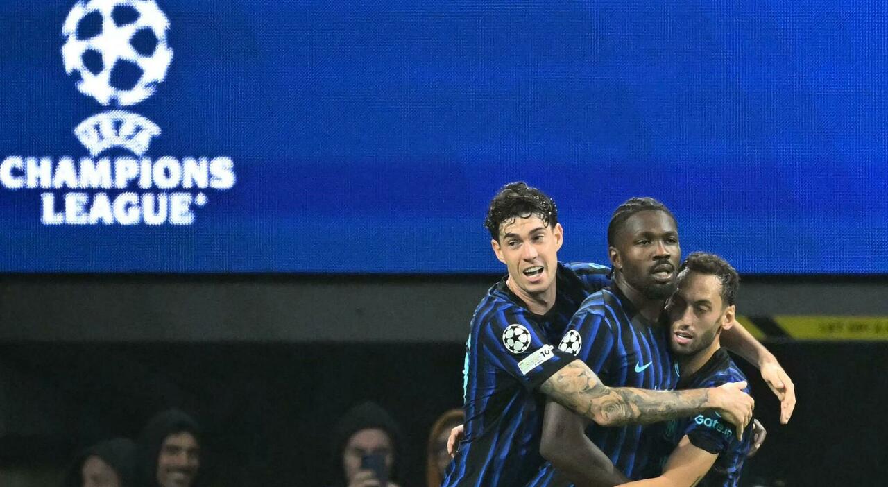 https://statics.cedscdn.it/photos/MED_HIGH/2025/09/17/9073885_17225627_ajax_inter_pagelle_voti_top_flop_nerazzurri_oggi_17_9_2025.jpg