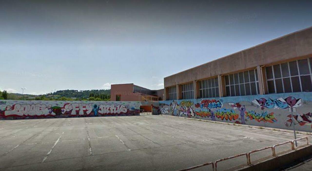 Pesaro, studente costretto a leccare il muro. Era stato sequestrato e bullizzato dal branco