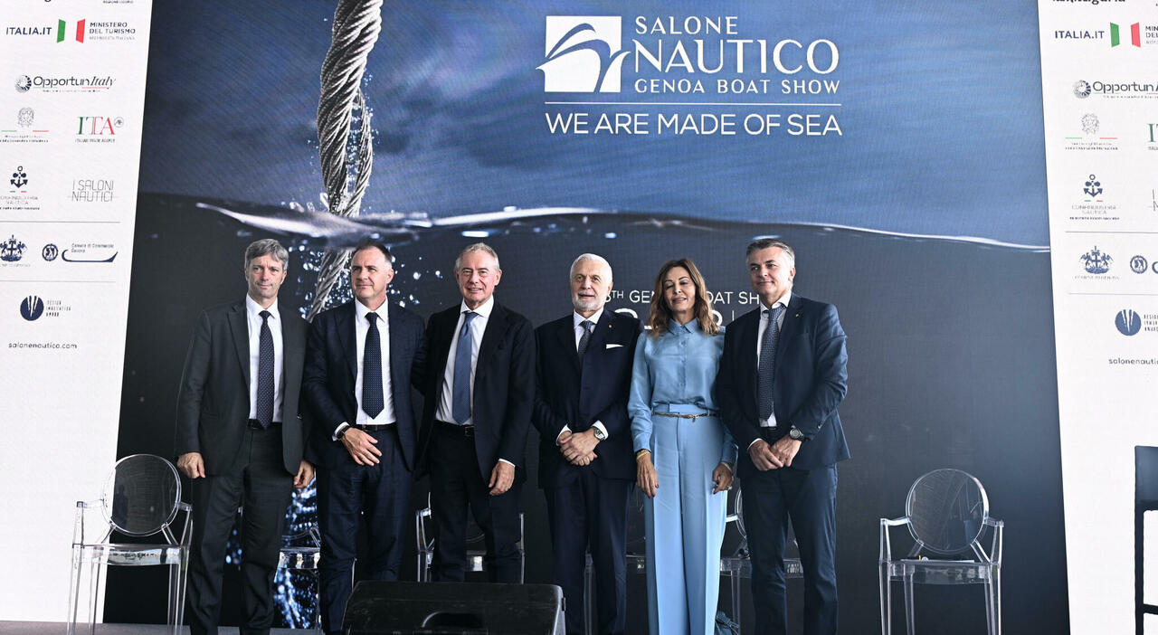 Matteo Zoppas, il presidente di Confindustria Orsini, il ministro Urso, il presidente di Confindustria Nautica Formenti, il ministro Santanchè, il vice ministro Rixi, all'inaugurazione della 65ma edizione del Salone Nautico internazionale di Genova