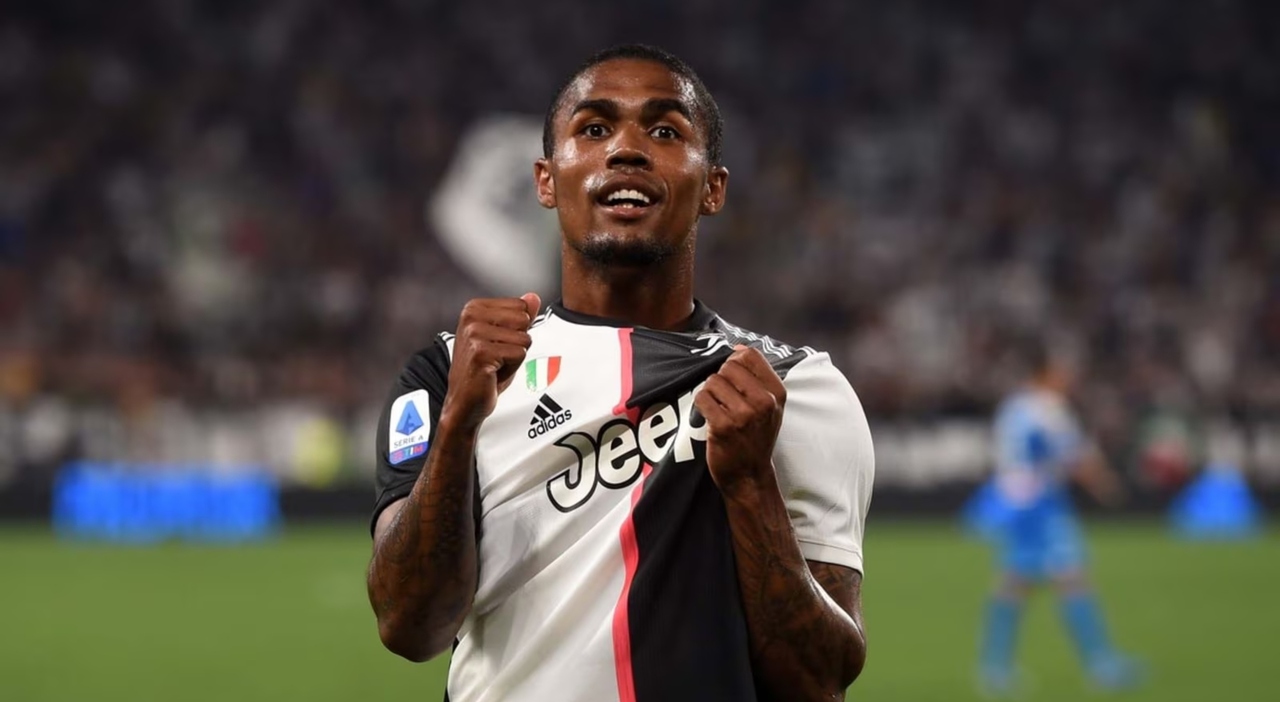 https://statics.cedscdn.it/photos/MED_HIGH/2025/09/18/9075768_18185941_douglas_costa.jpg